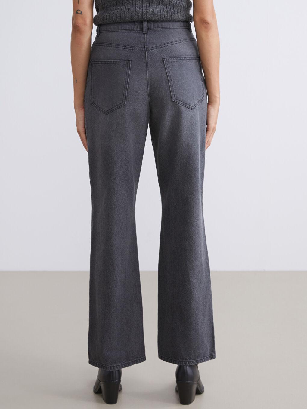 Әйелдерге арналған кең балақ әшекеймен безендірілген джинс шалбар-3