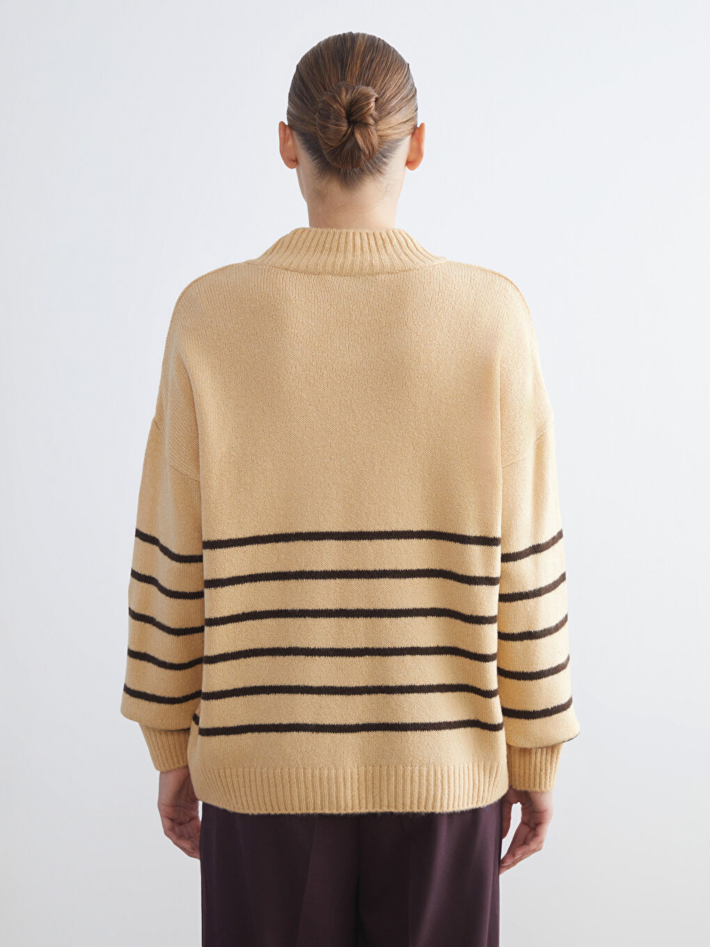Kahverengi Yarım Balıkçı Yaka Çizgili Oversize Kadın Triko Kazak-3
