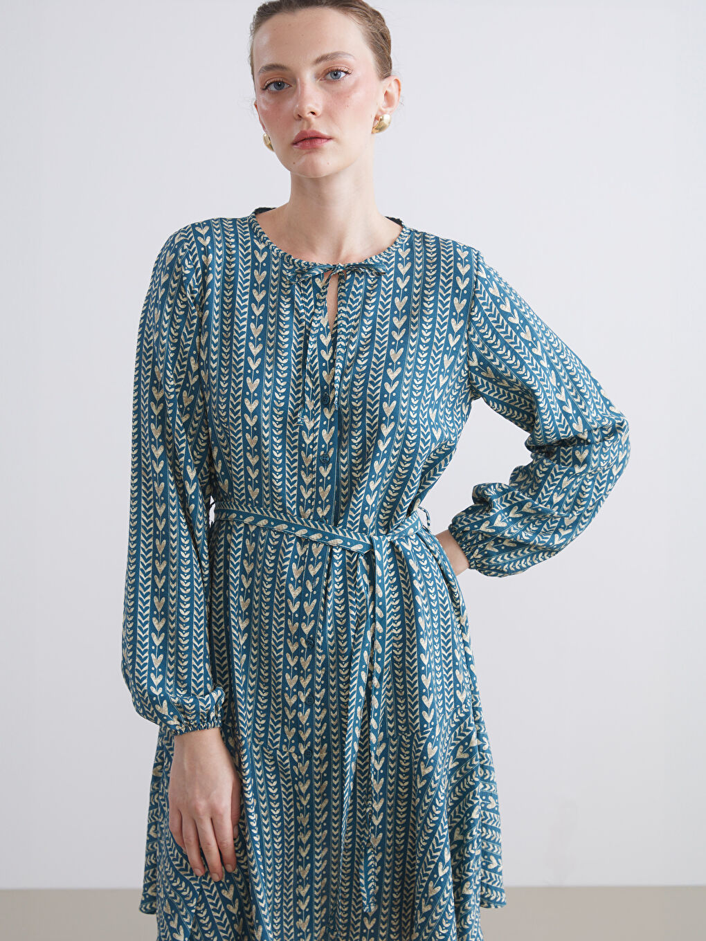 Yeşil Bağlamalı Yaka Desenli A Kesim Mini Elbise-2