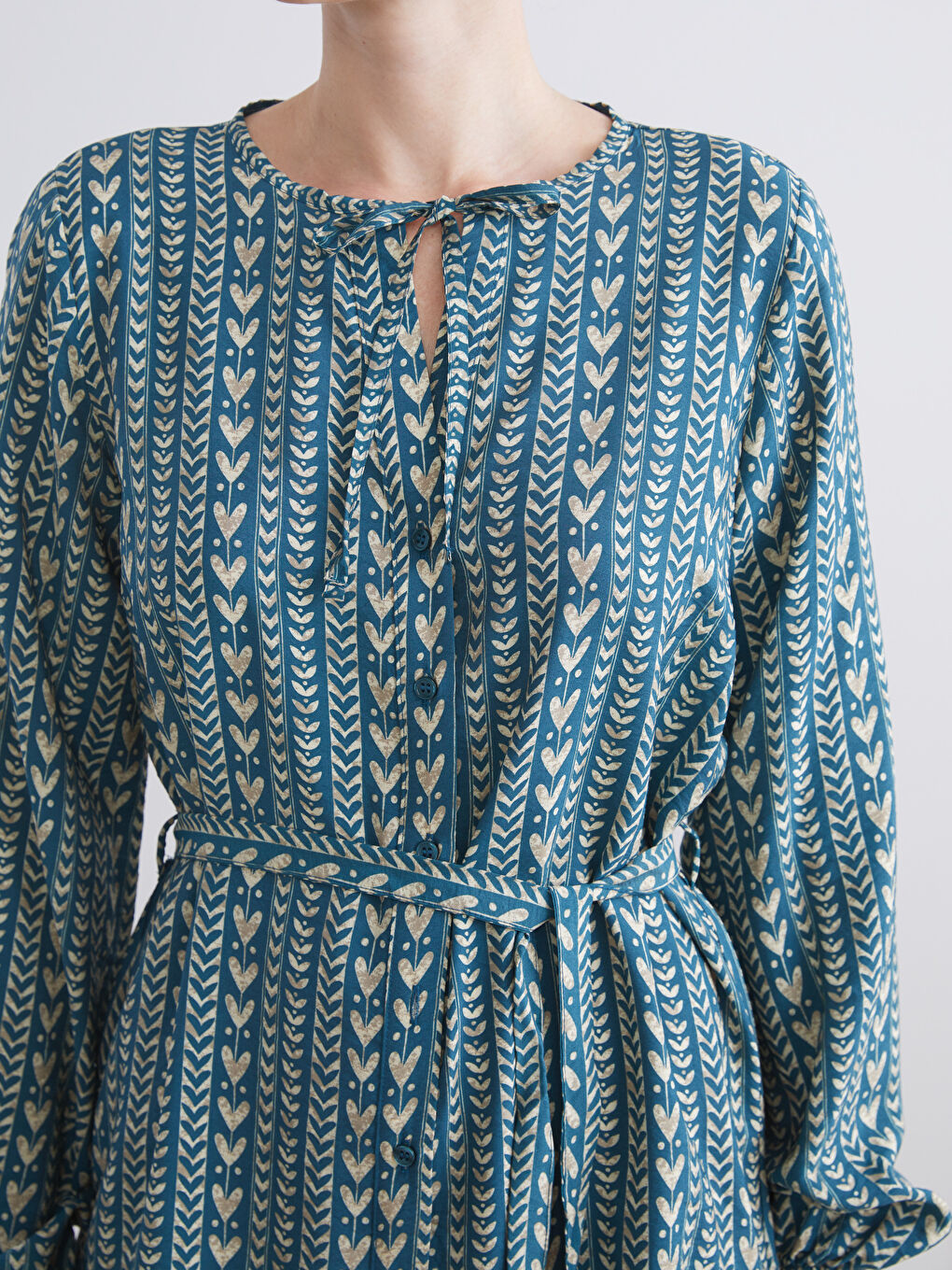 Yeşil Bağlamalı Yaka Desenli A Kesim Mini Elbise-3