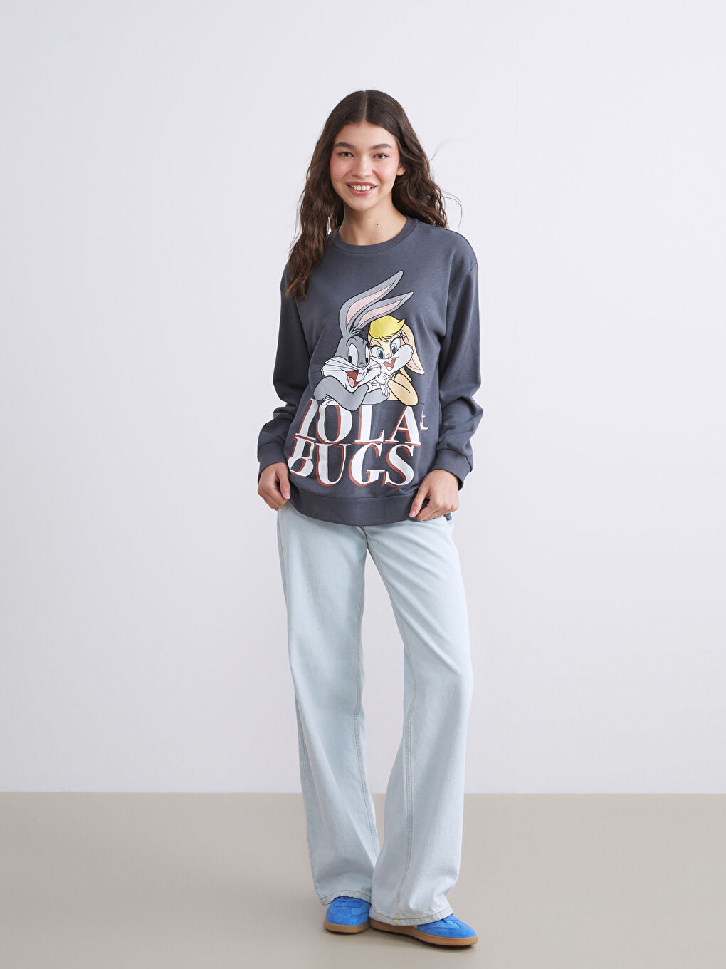 Bugs Bunny Printed Women's Thick Sweatshirt-1