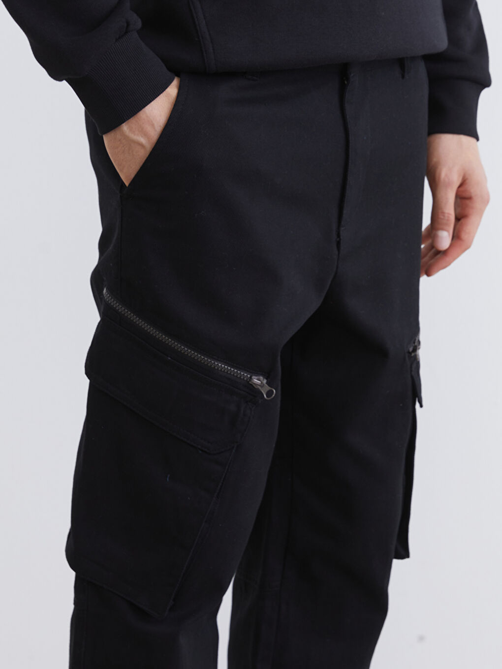 Standard Fit Twill Men's Cargo Trousers-2