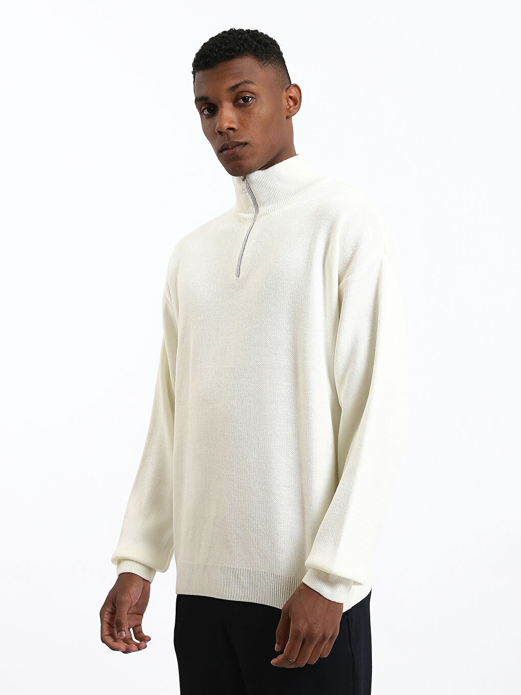 كنزة صوفية بسحاب وياقة قمعية للرجال-3