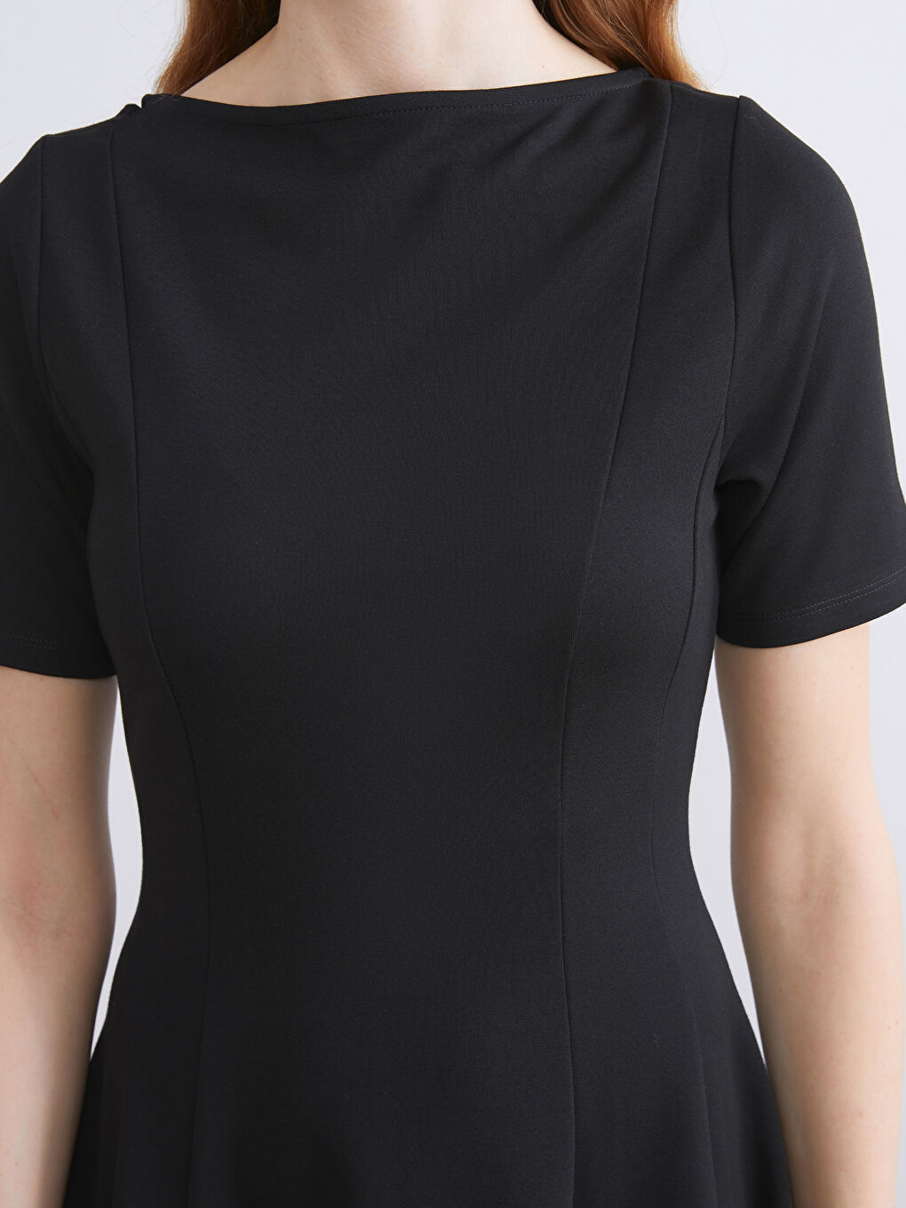 CRNA Haljina Žena-2