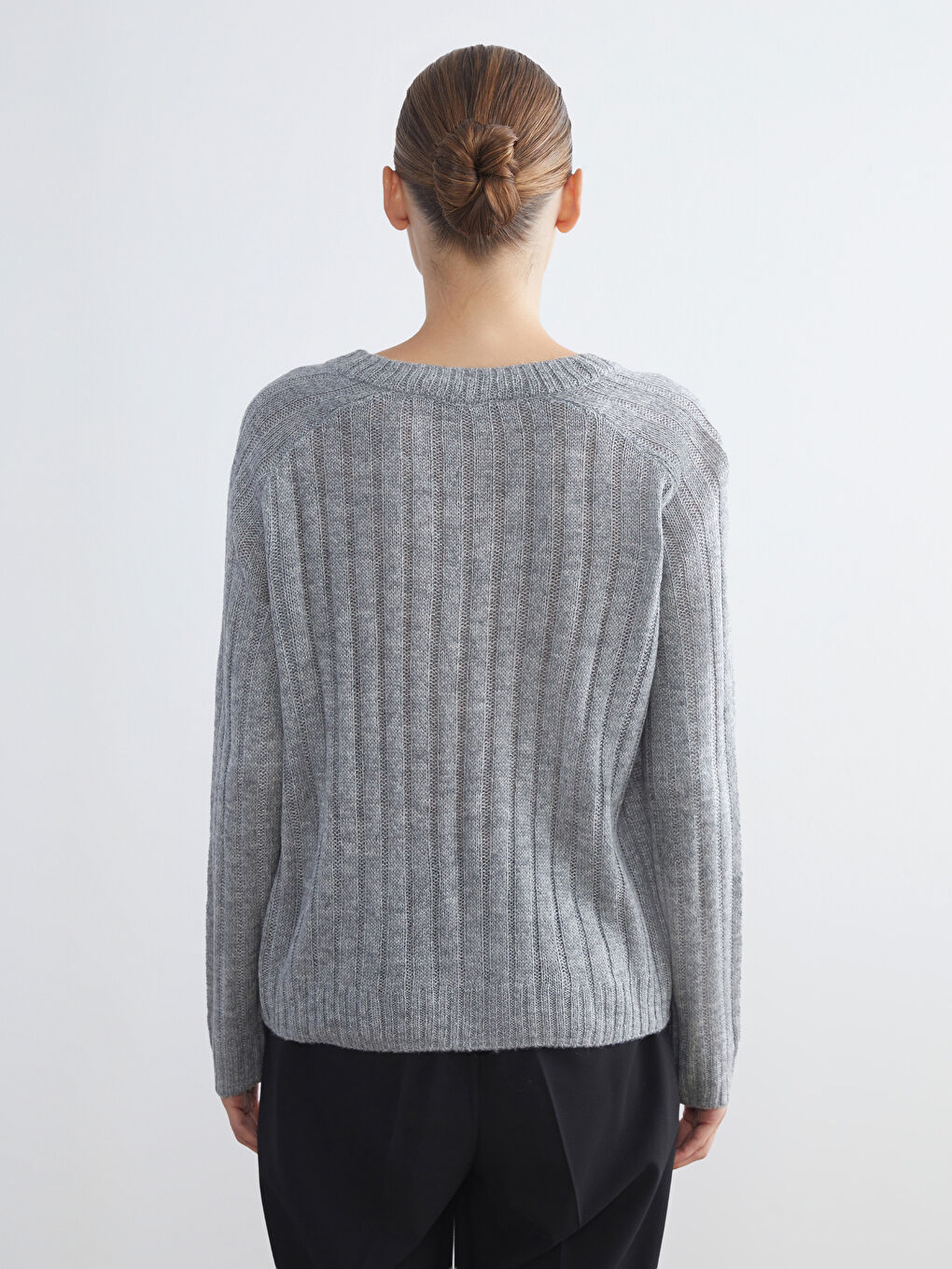 V Neck Women's Knitwear Sweater-3