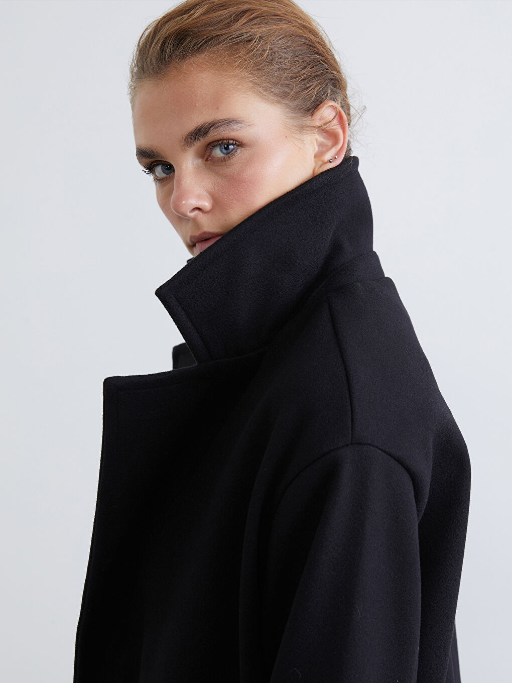 Siyah Ceket Yaka Kadın Kaşe Kaban-1