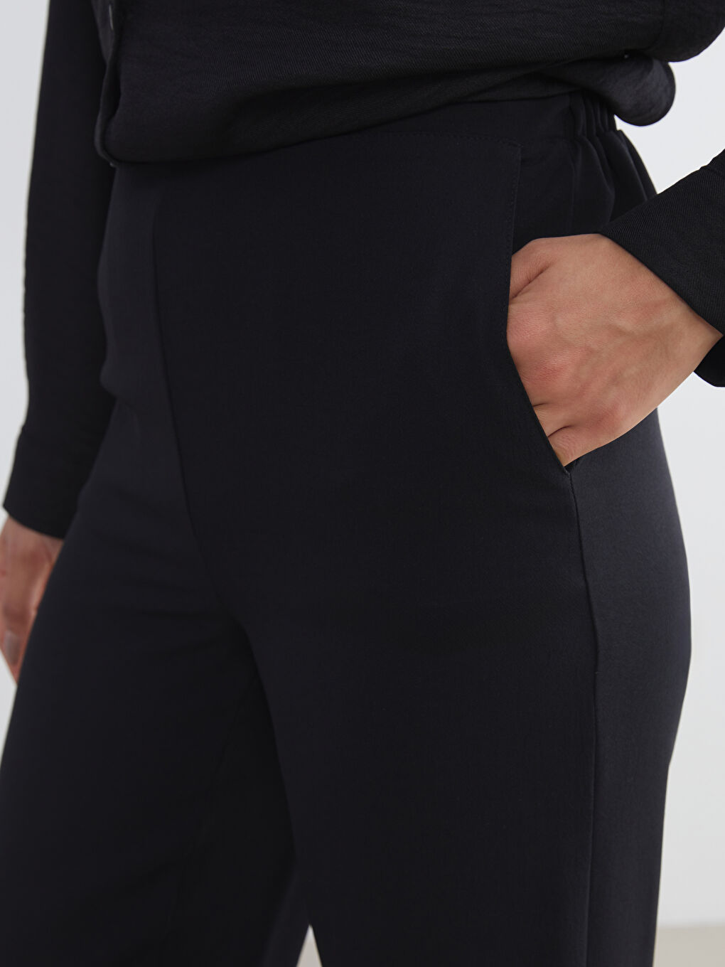 Siyah Beli Lastikli Kadın Pantolon-3