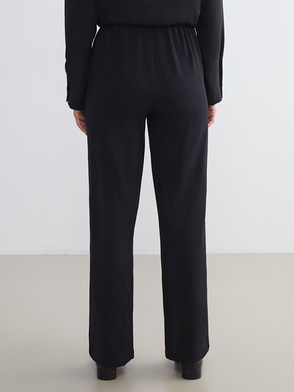 Siyah Beli Lastikli Kadın Pantolon-4