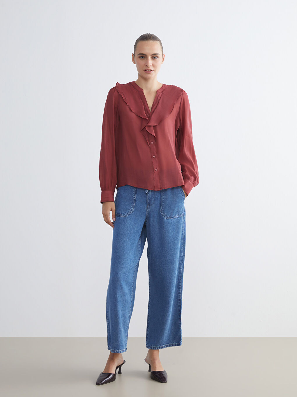 LCWAIKIKI Classic V Neck Frilly Blouse -W5HQ95Z8-GPD