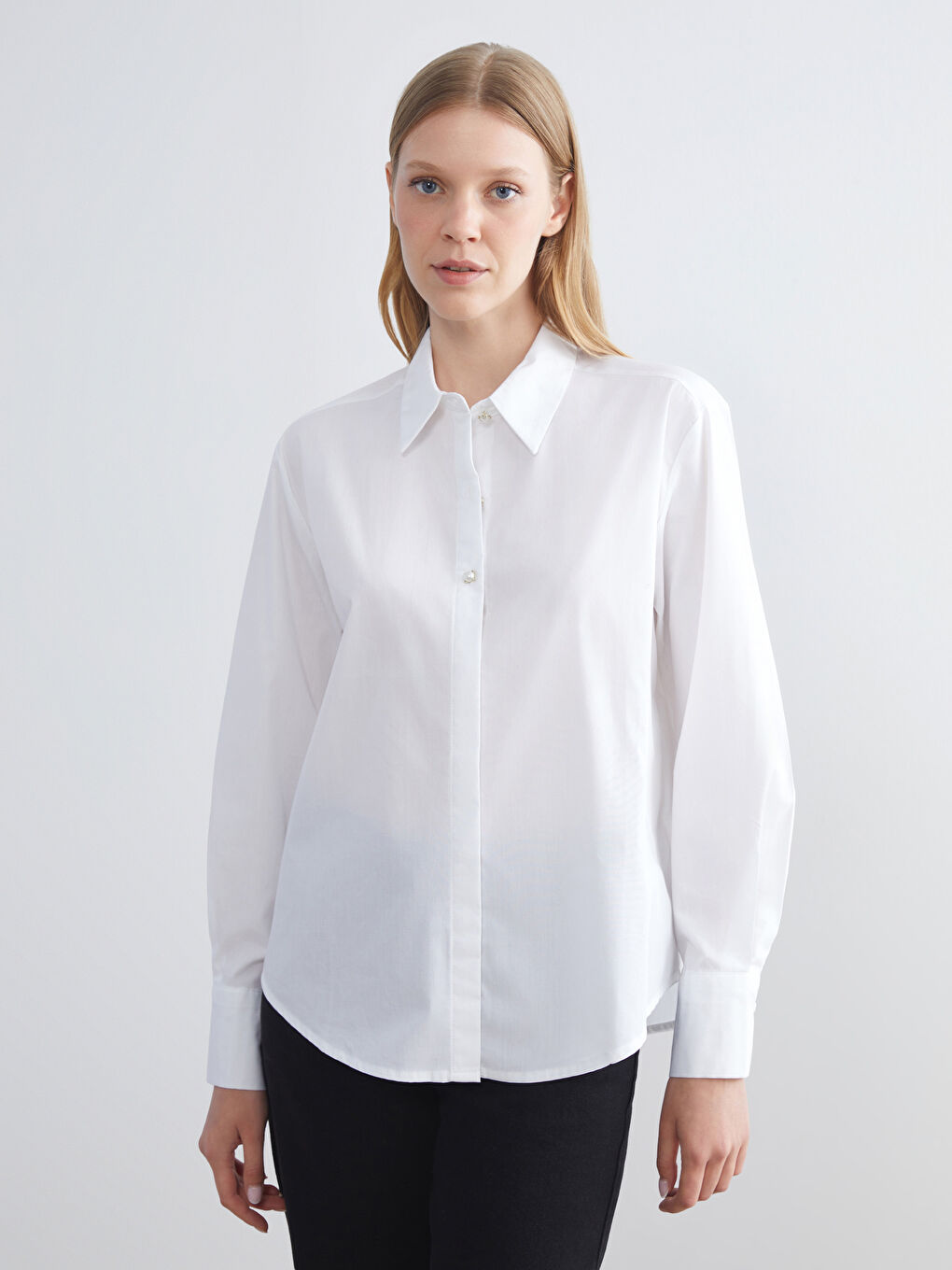 LCWAIKIKI Classic Poplin Women's Shirt -W5HR12Z8-Q6K