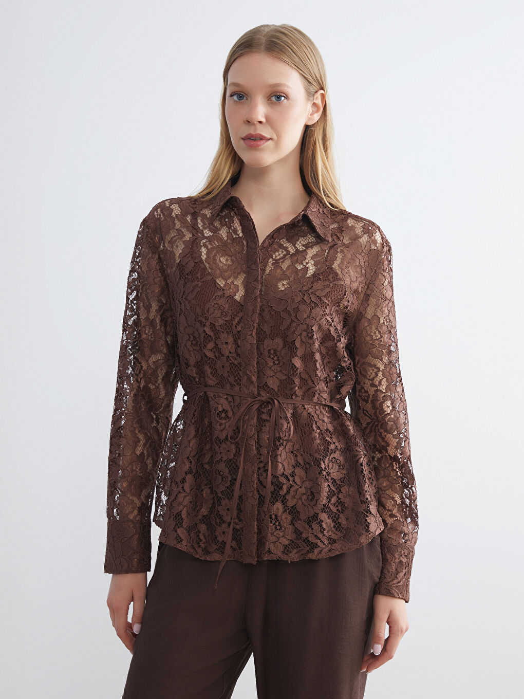 LCWAIKIKI Classic Lace Women's Shirt -W5HR13Z8-CT9