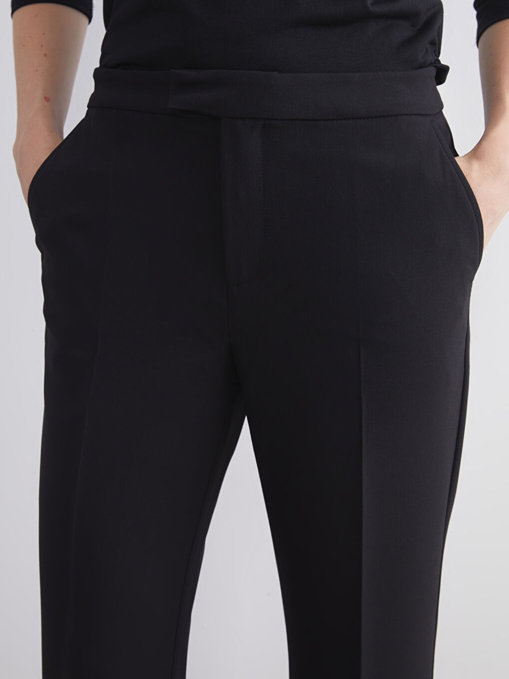 LCWAIKIKI Classic Women's Trousers with Elastic Waist and Flared Leg -W5HR27Z8-CVL