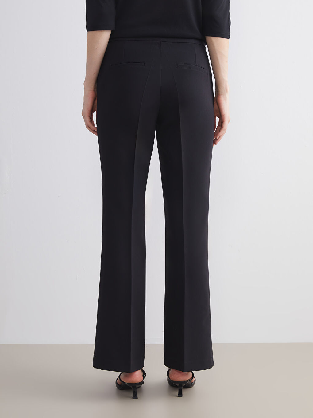LCWAIKIKI Classic Women's Trousers with Elastic Waist and Flared Leg -W5HR27Z8-CVL