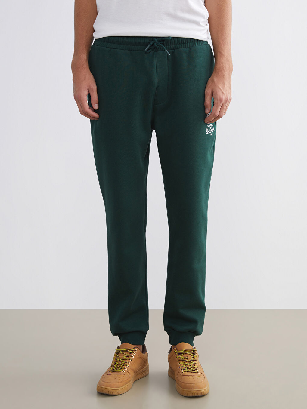 Elastic Waist Printed Men's Jogger Sweatpants-1