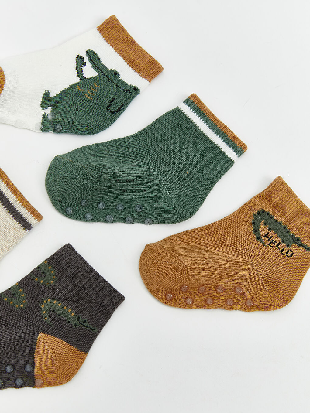 گۆرەوی قاچی منداڵانی کوڕی نەخشدار ٥ دانە لەیەک پاکەتدا-1