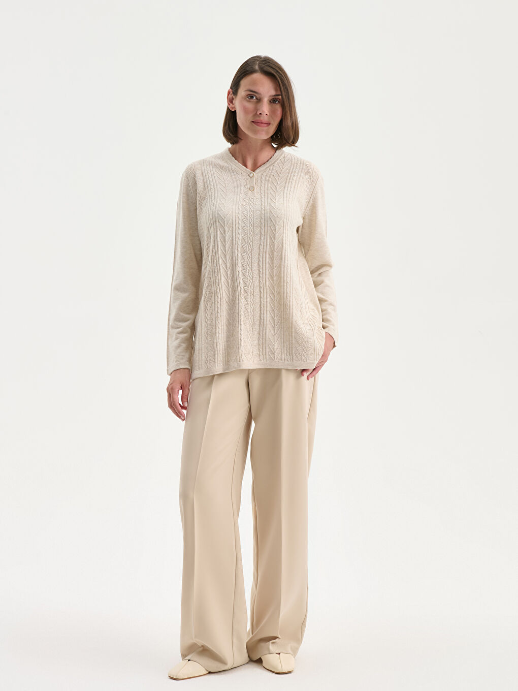 Bej V Yaka Kendinden Desenli Kadın Triko Kazak-1