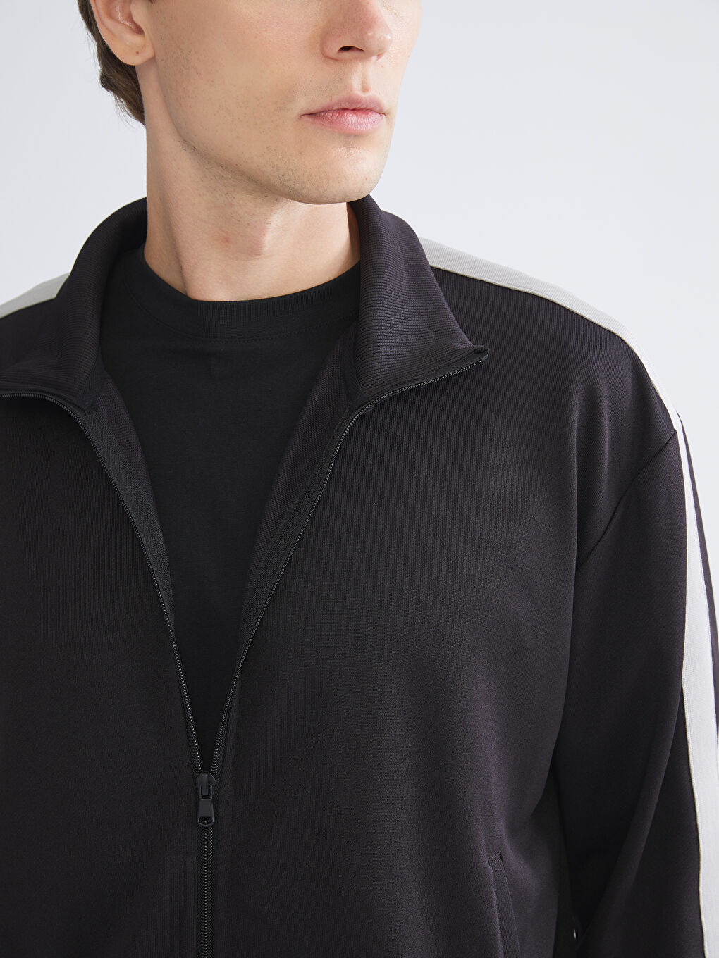 მამაკაცები შავი ელვიანი ზედა-2