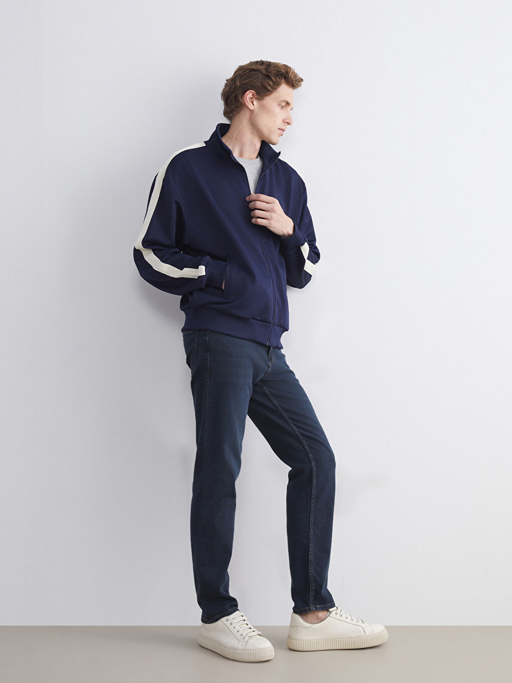 Man NAVY Zip-Up Sweatshirt-1