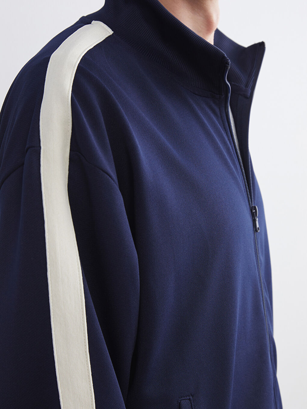 Man NAVY Zip-Up Sweatshirt-2