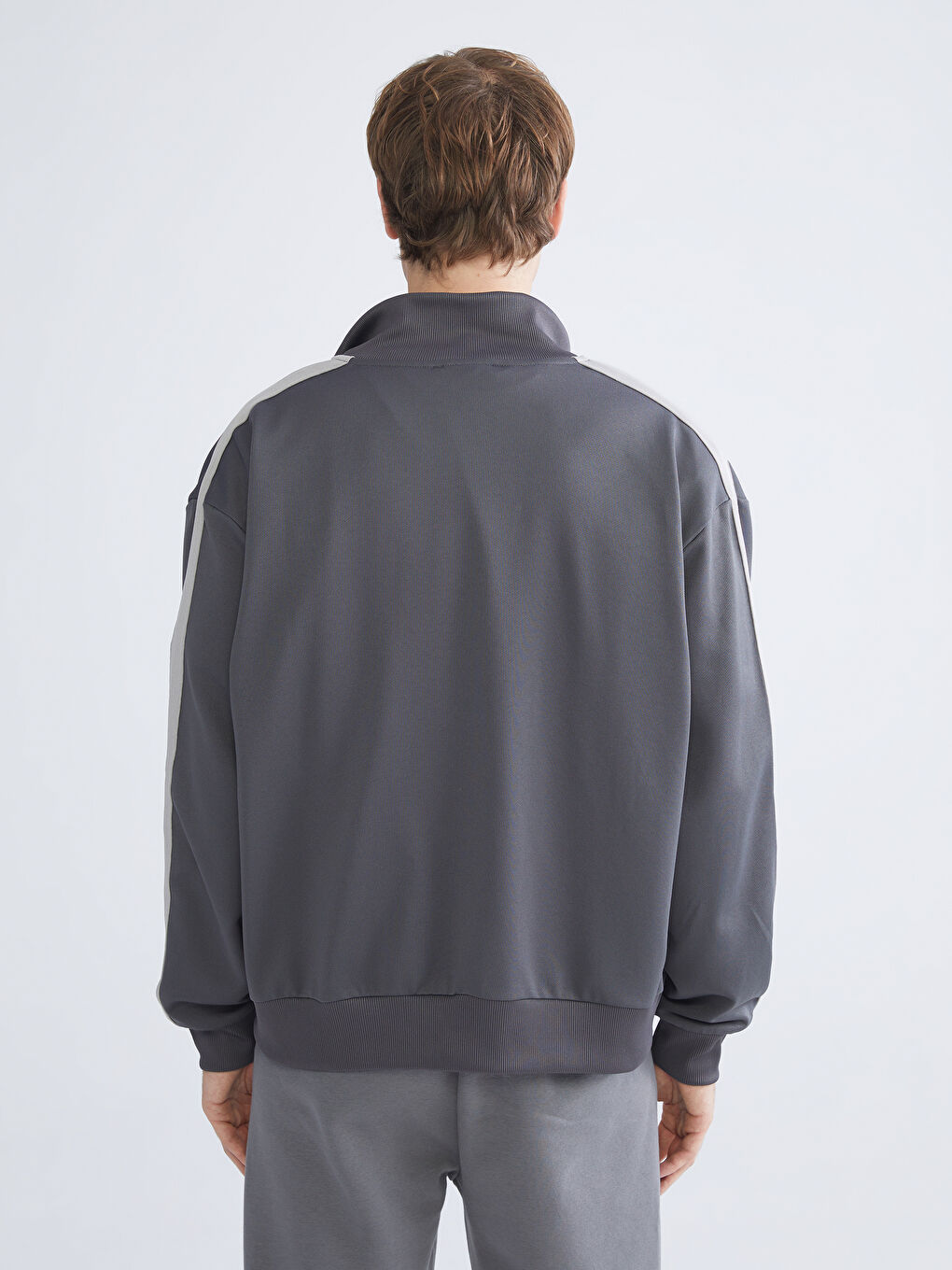 Man GREY Zip-Up Sweatshirt-3