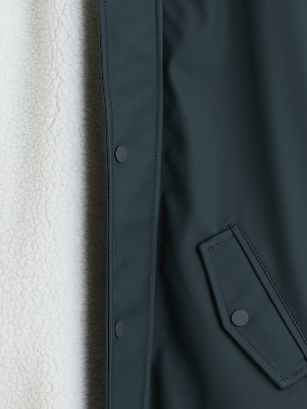 Yeşil Kapüşonlu Erkek Çocuk Deri Görünümlü Mont-2