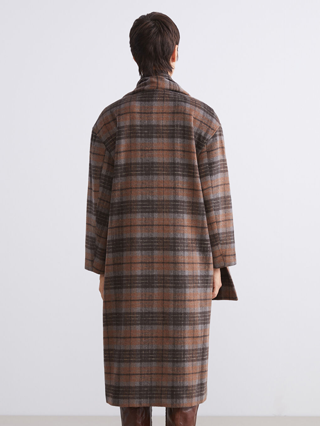 Kahverengi Atkılı Bisiklet Yaka Ekose Kadın Kaşe Kaban-6