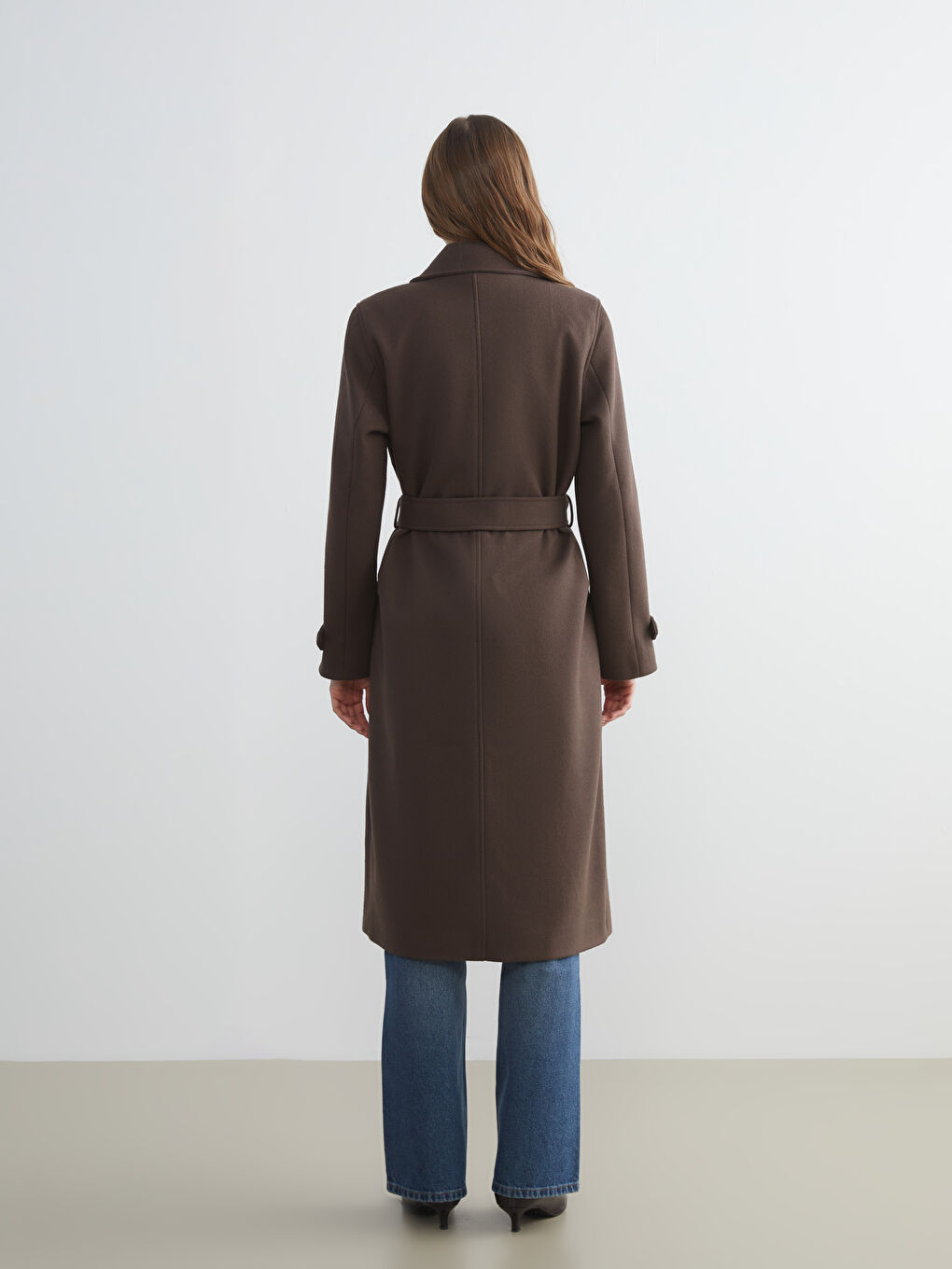 Kahverengi Beli Kuşaklı Kadın Kaşe Kaban-4