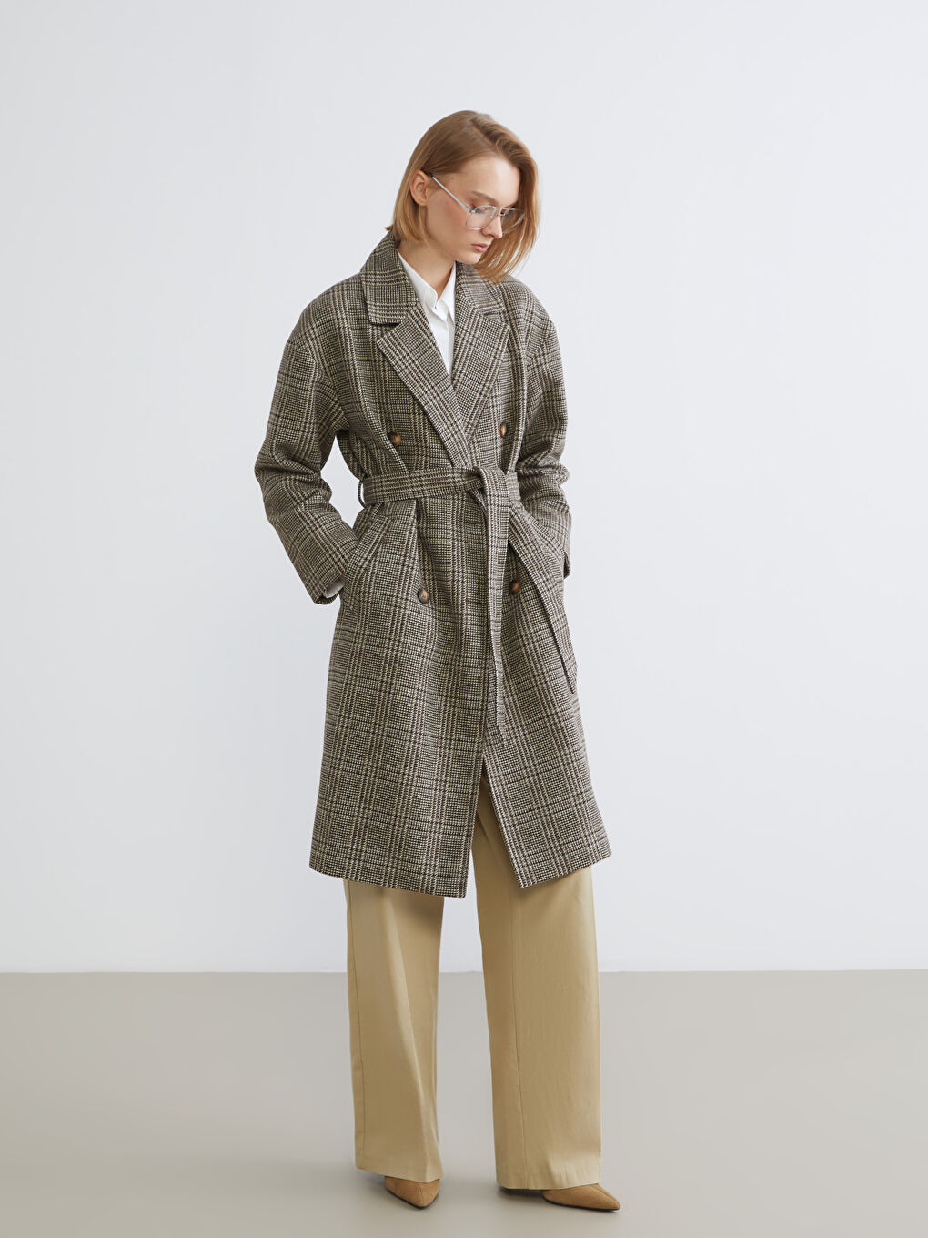 Kahverengi Kruvaze Yaka Ekose Kadın Kaşe Kaban-1