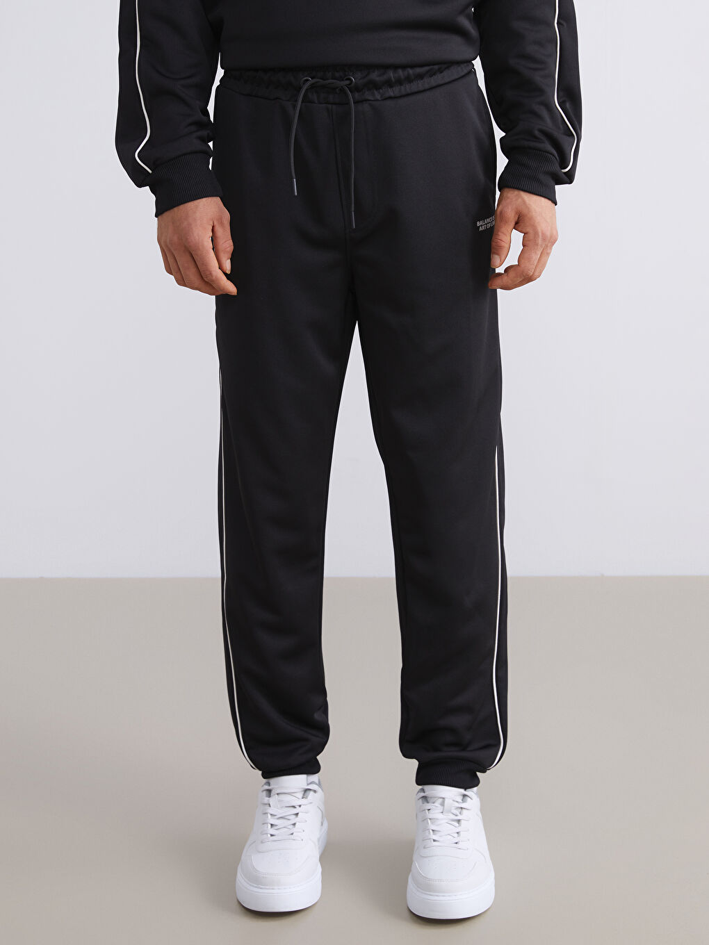 Siyah Standart Kalıp Erkek Jogger Eşofman Altı-1