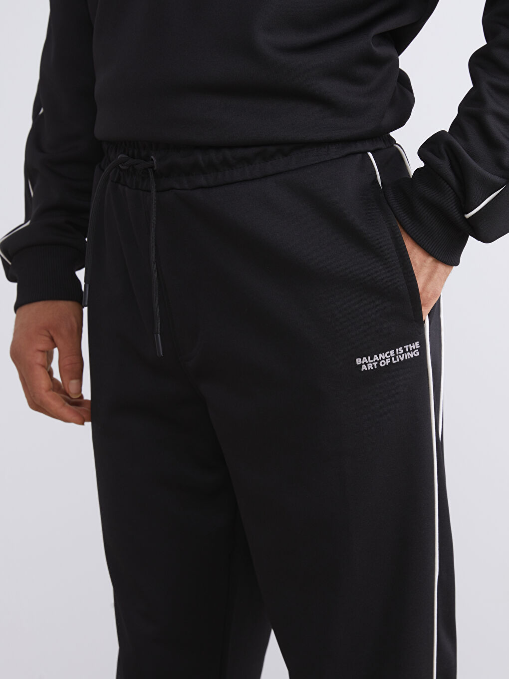 Siyah Standart Kalıp Erkek Jogger Eşofman Altı-2