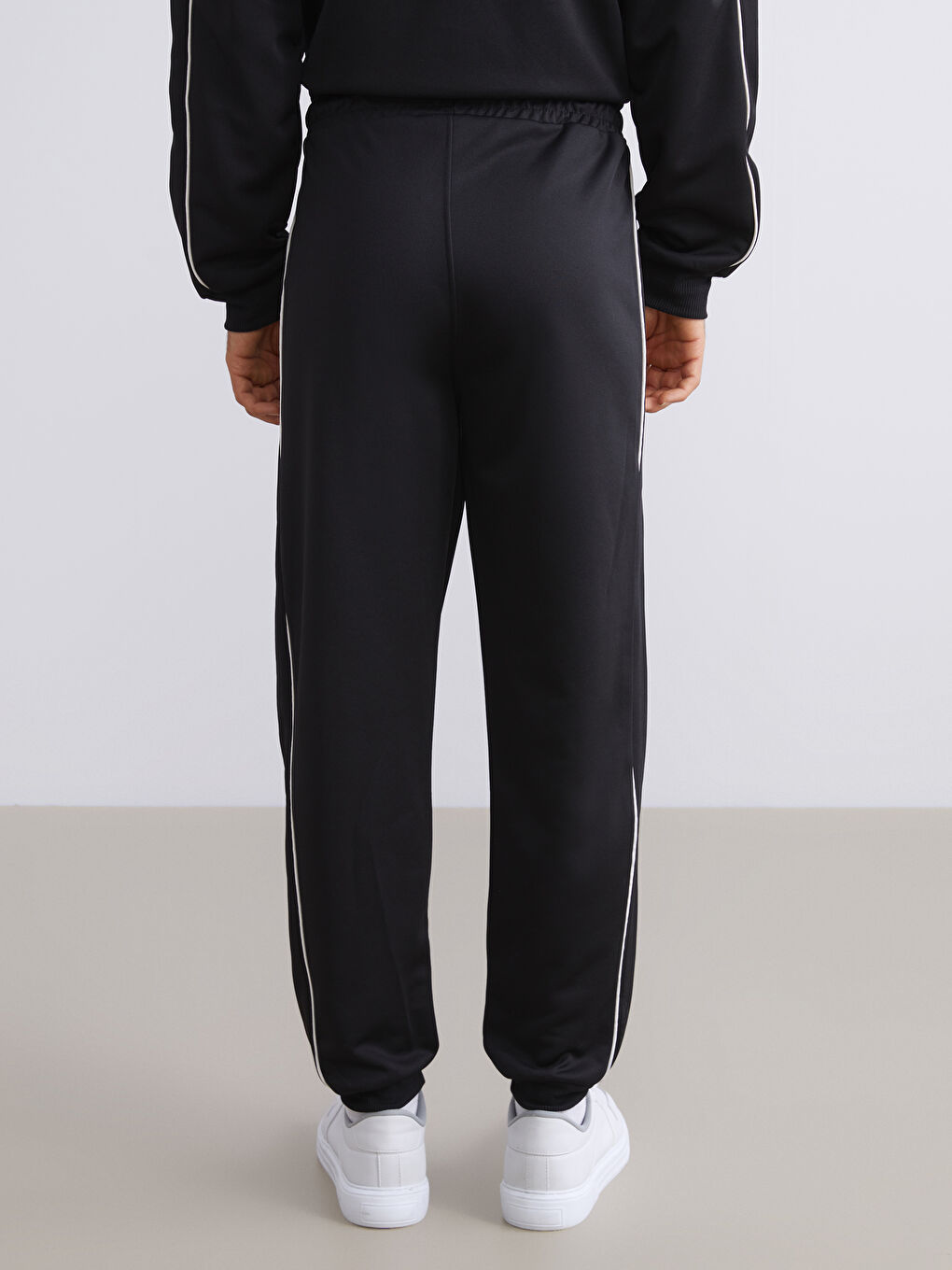 Siyah Standart Kalıp Erkek Jogger Eşofman Altı-3