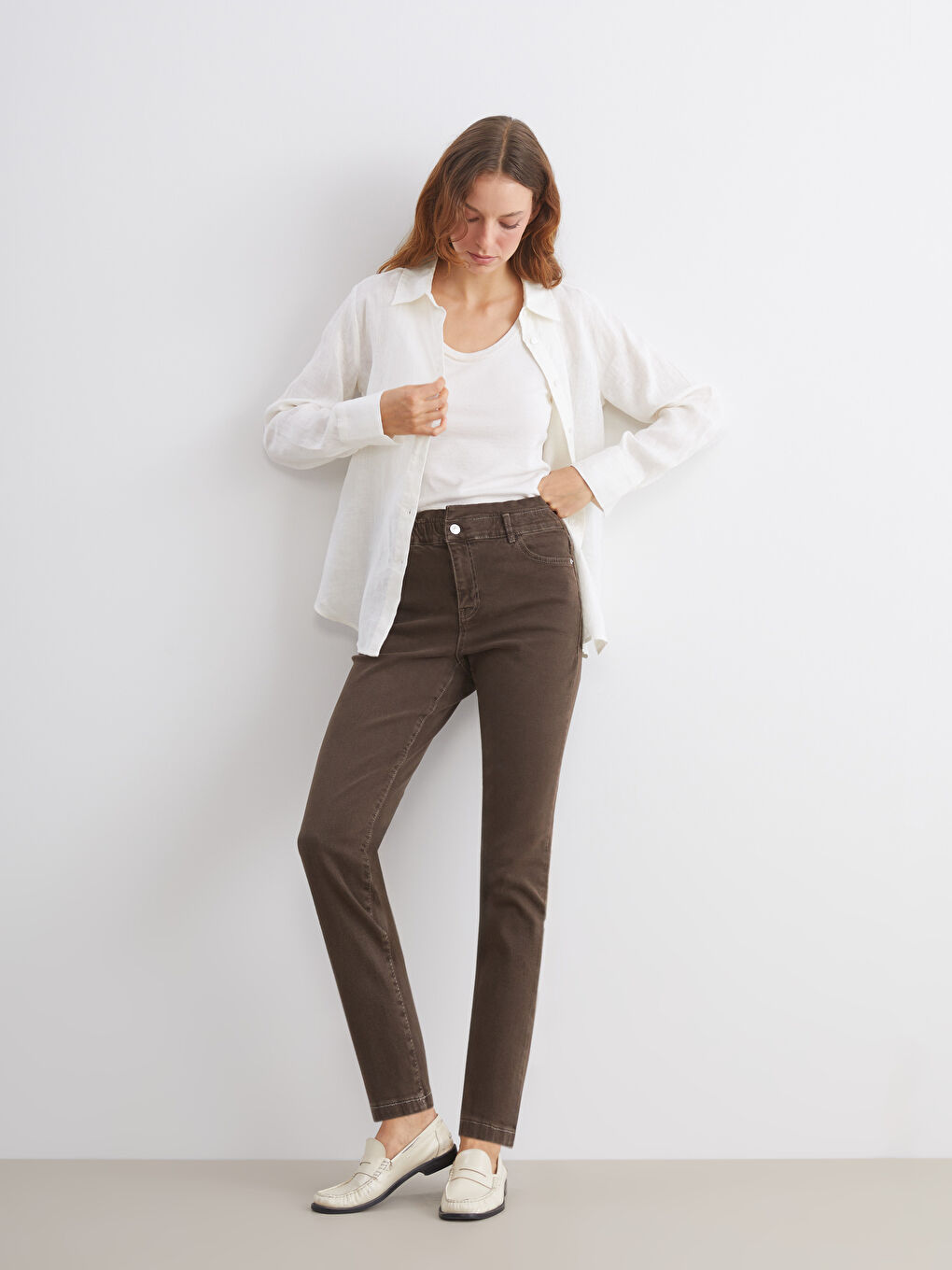 Kahverengi Slim Mom Kadın Jean Pantolon