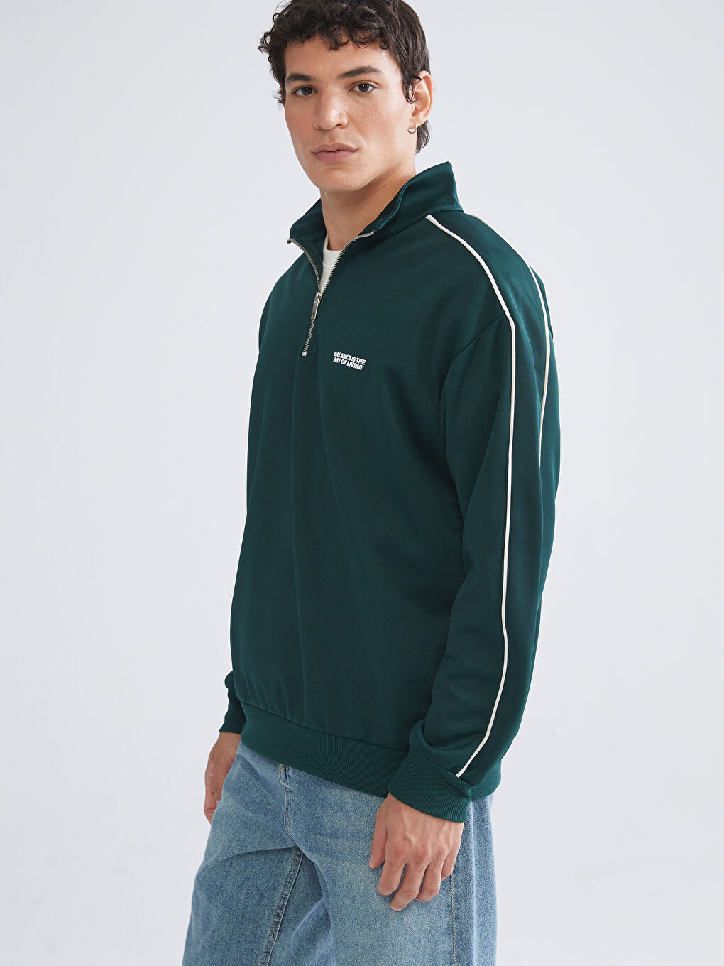 سويت شيرت مطبوع بياقة قمع للرجال-1