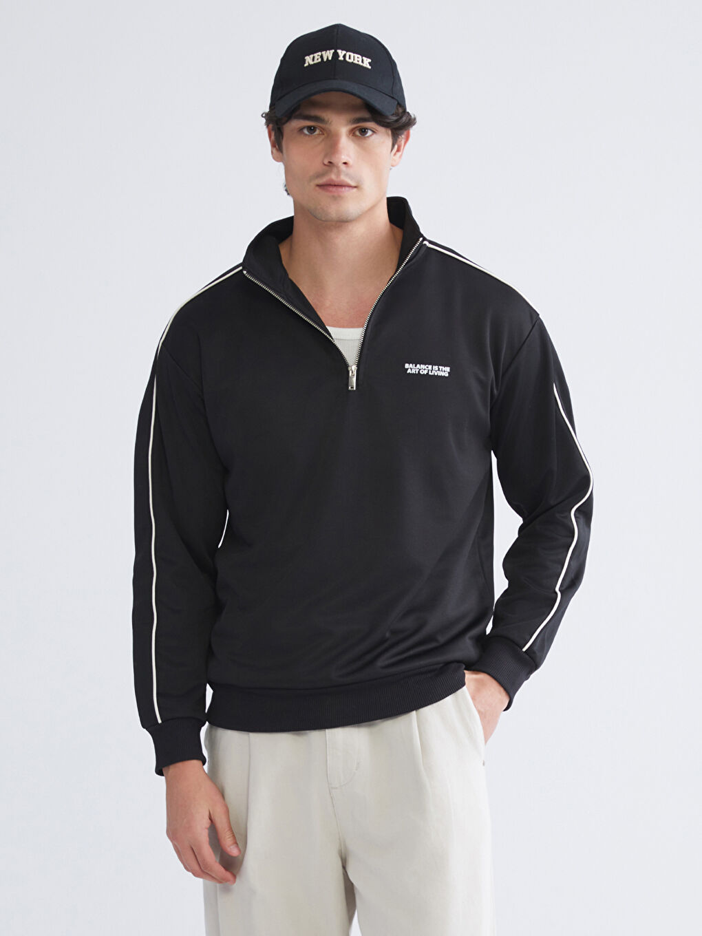 سويت شيرت مطبوع بياقة قمع للرجال-1