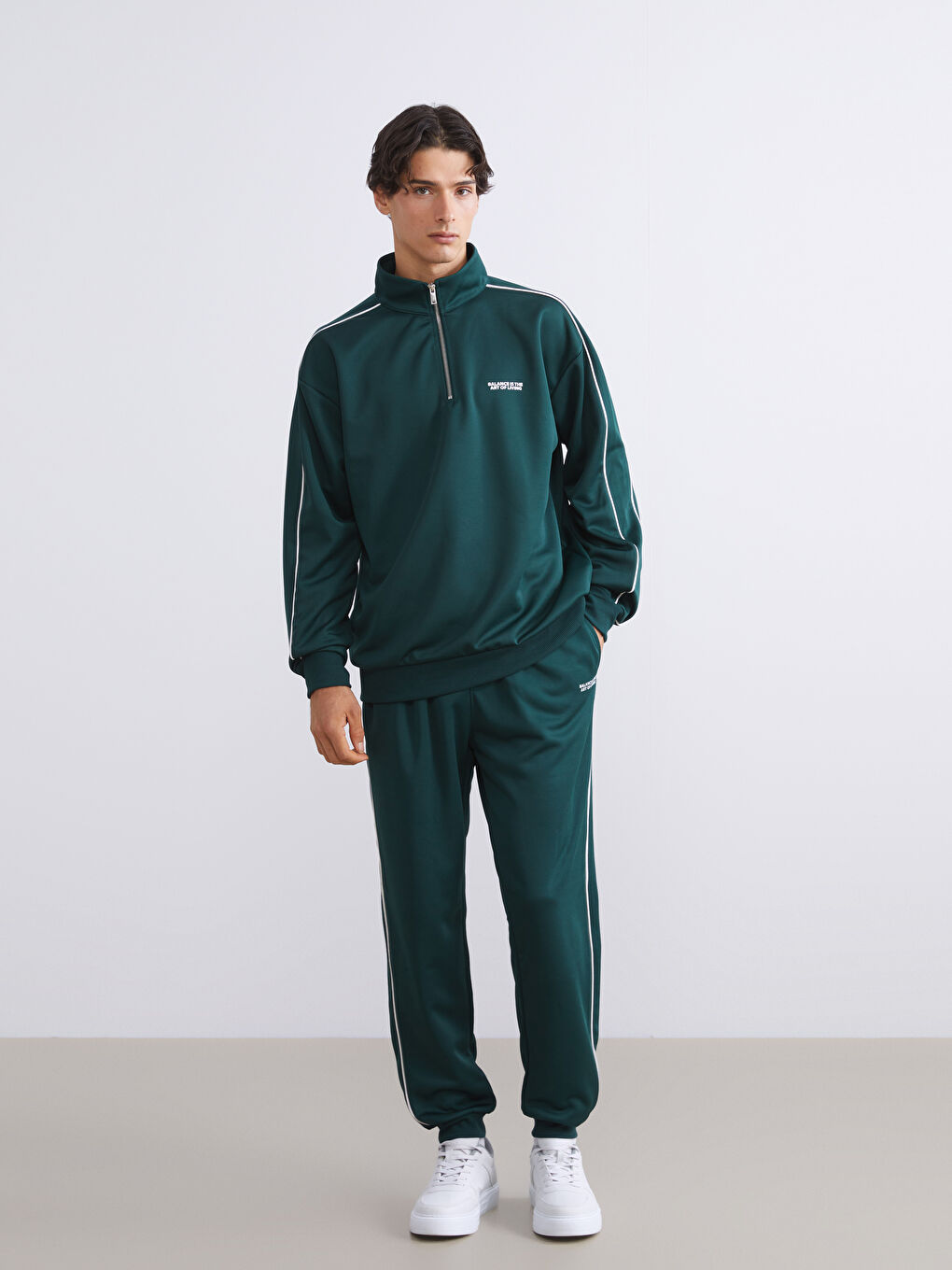 سويت شيرت مطبوع بياقة قمع للرجال-2