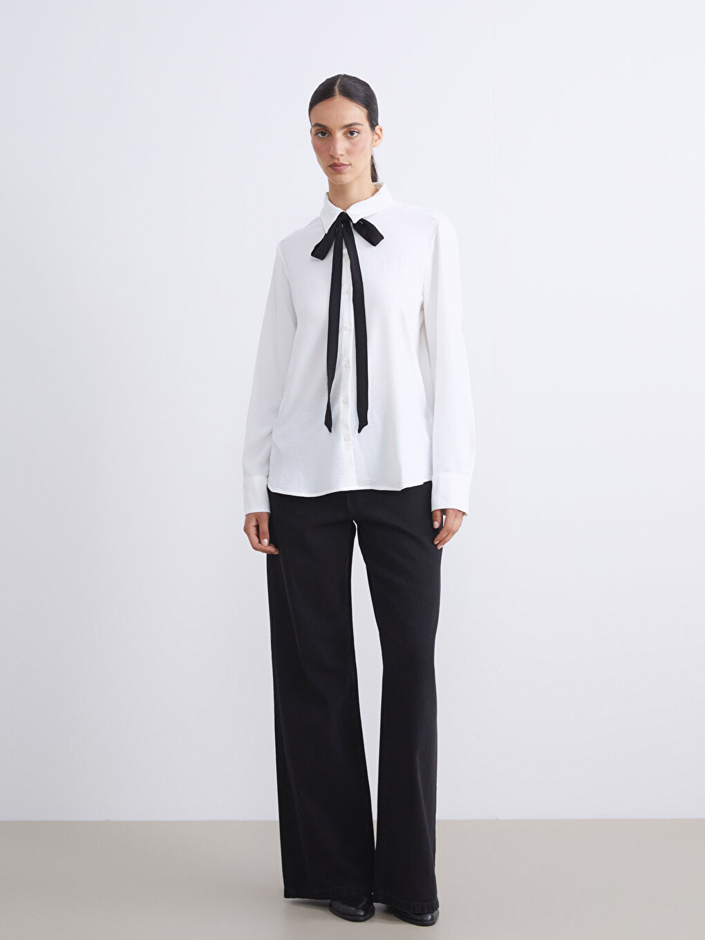 LCWAIKIKI Classic Scarf Detailed Women's Shirt -W5HT67Z8-Q6K