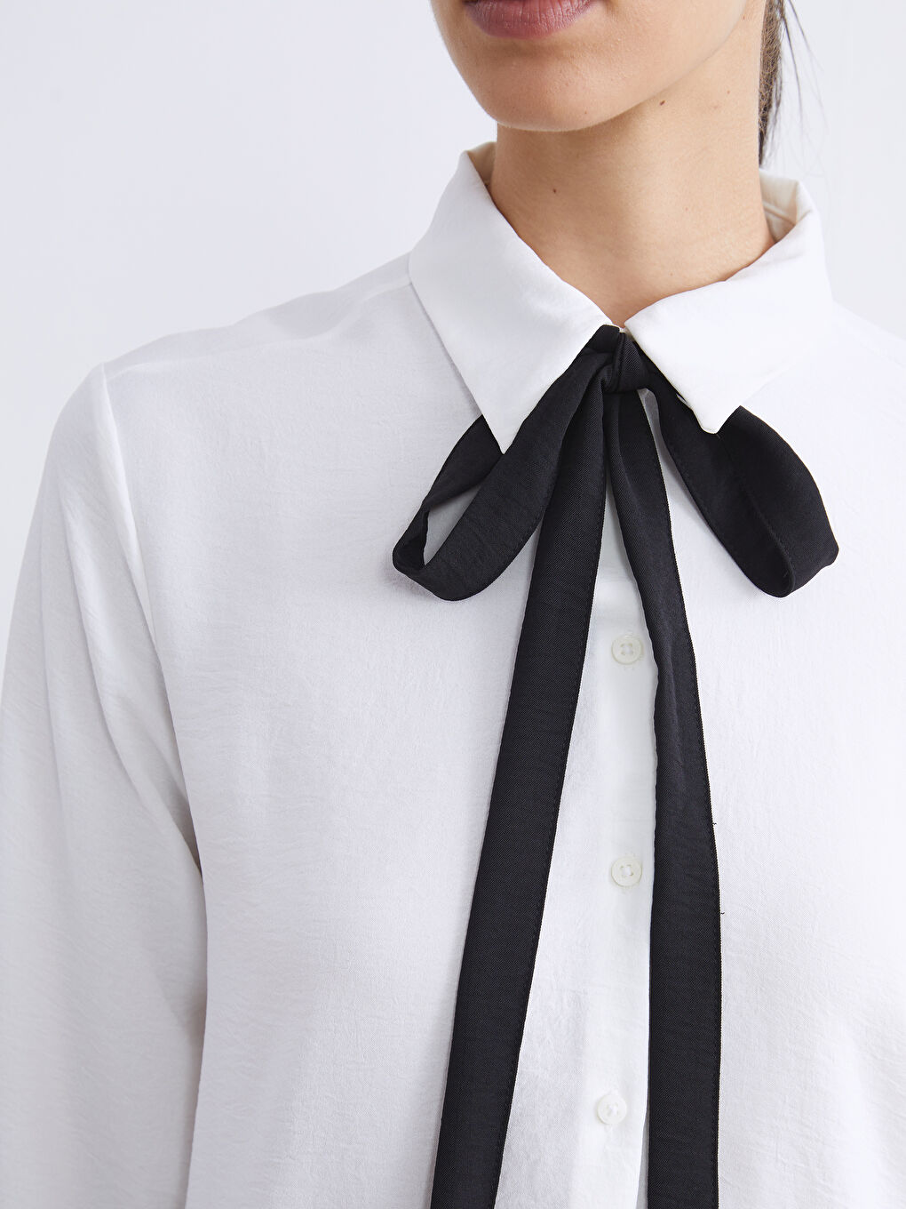 LCWAIKIKI Classic Scarf Detailed Women's Shirt -W5HT67Z8-Q6K