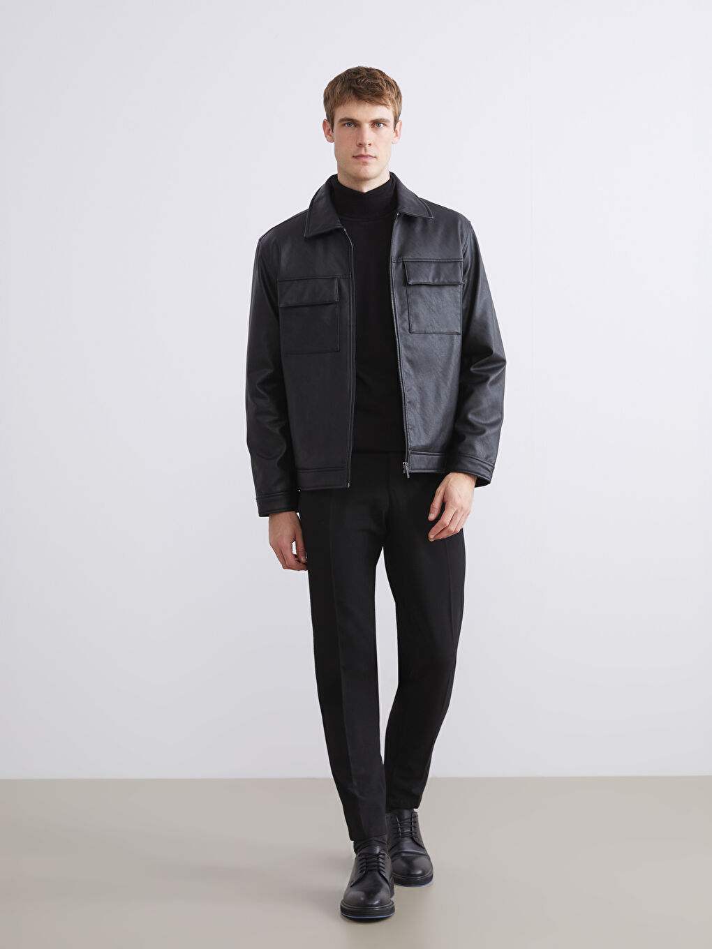 Siyah Standart Kalıp Gömlek Yaka Erkek Deri Görünümlü Mont-1