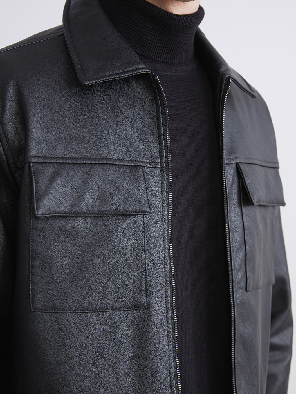 Siyah Standart Kalıp Gömlek Yaka Erkek Deri Görünümlü Mont-2