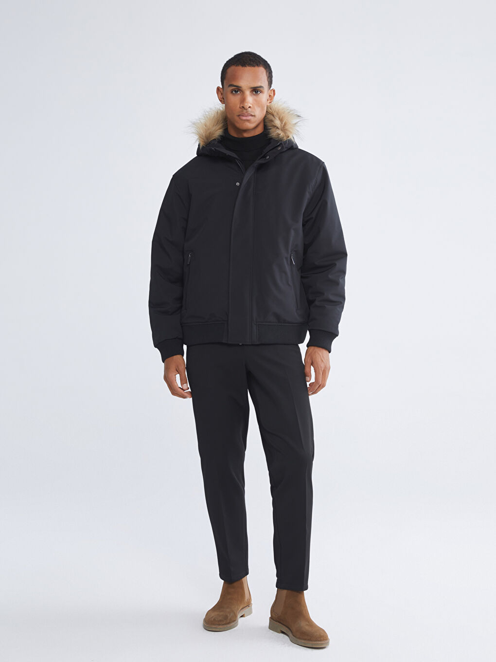 Siyah Rahat Kalıp Kapüşonlu Erkek Mont-1