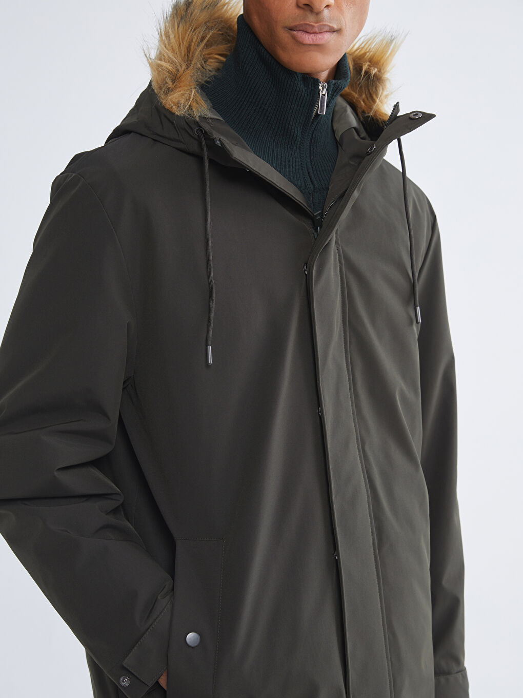 Haki Standart Kalıp Kürk Kapüşonlu Erkek Parka-2