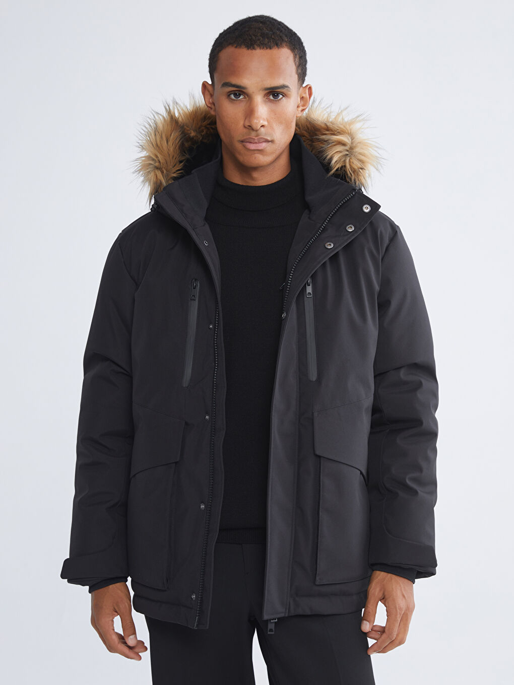 Siyah Standart Kalıp Kürk Kapüşonlu Erkek Parka