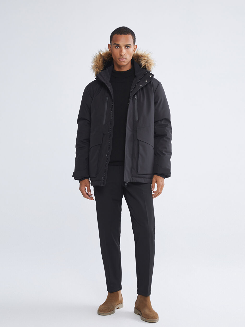 Siyah Standart Kalıp Kürk Kapüşonlu Erkek Parka-1