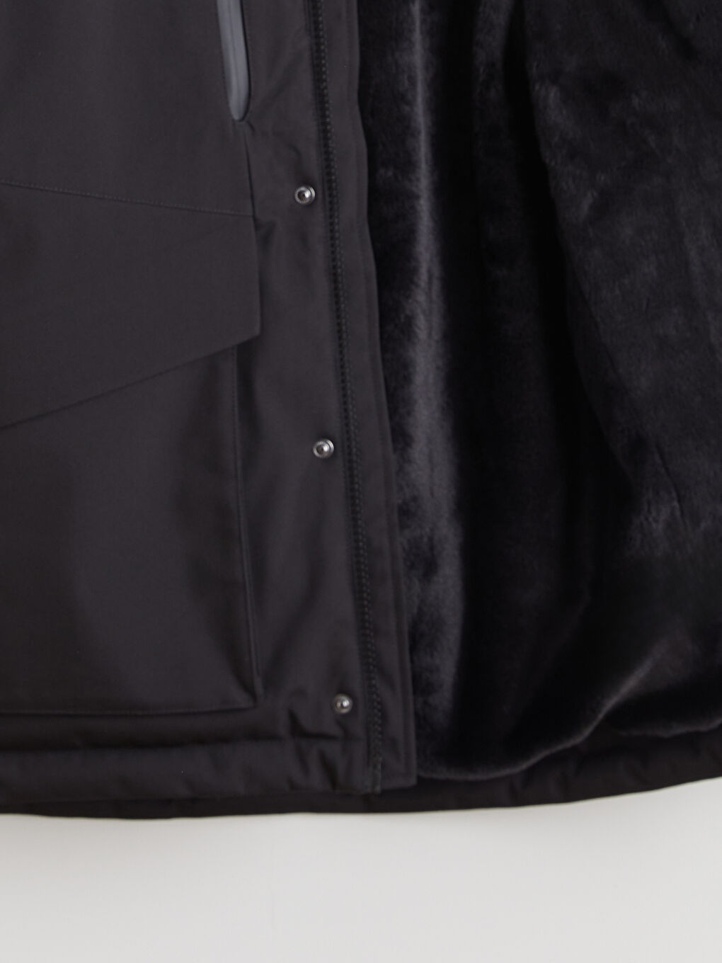 Siyah Standart Kalıp Kürk Kapüşonlu Erkek Parka-6