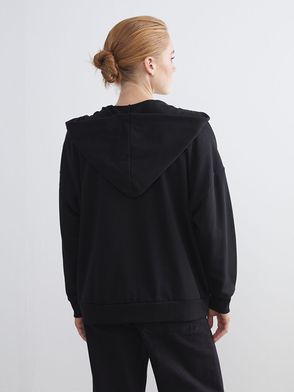 Siyah Kapüşonlu Oversize Kadın Fermuarlı Sweatshirt-3
