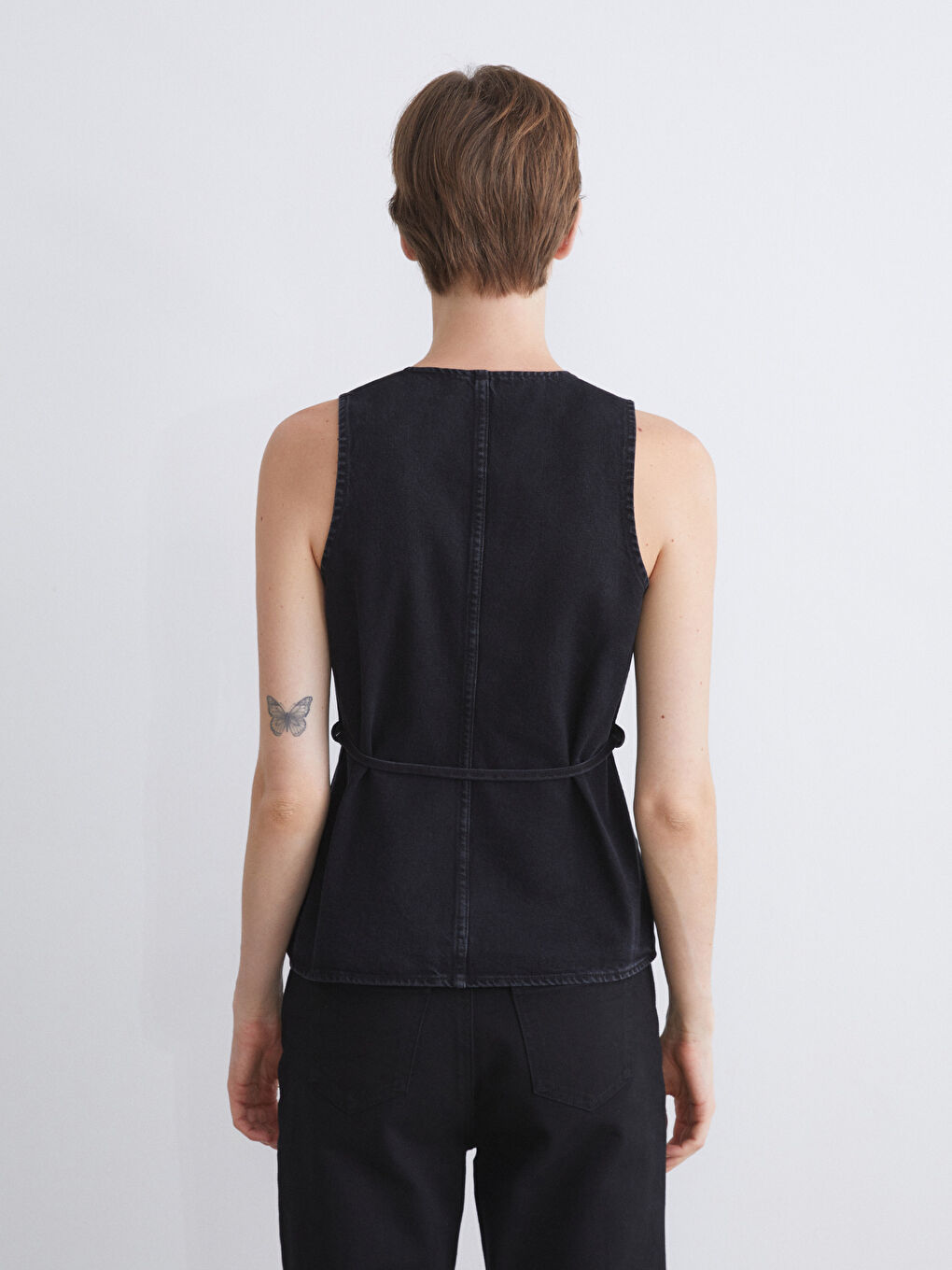 فيست دينيم بياقة على شكل حرف V للسيدات-3