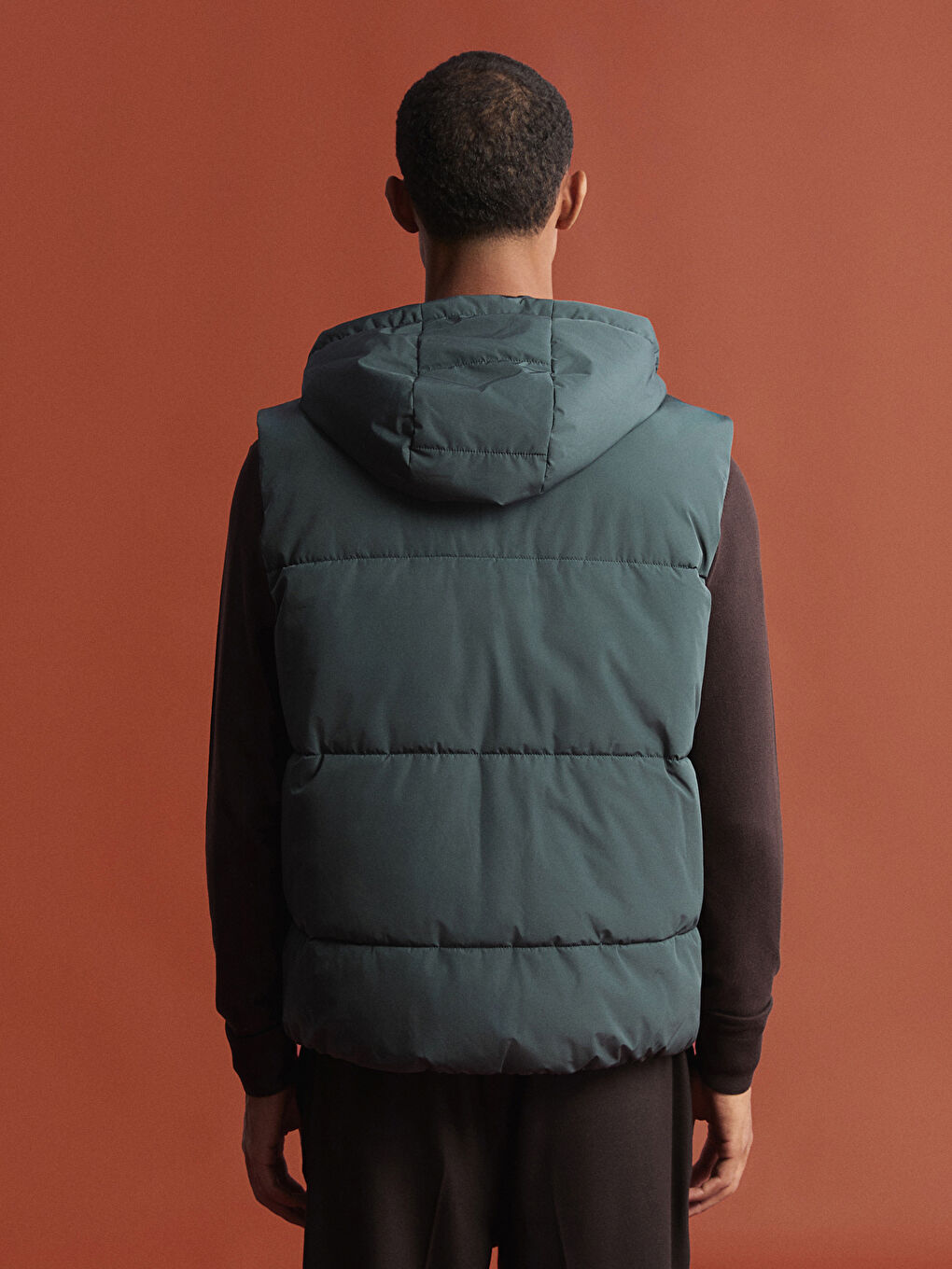 Yeşil Standart Kalıp Kapüşonlu Erkek Şişme Yelek-4