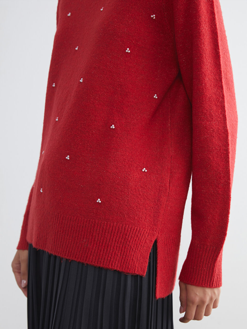 Džemper od trikotaže sa okruglim izrezom ukrašen cirkonima za žene-2