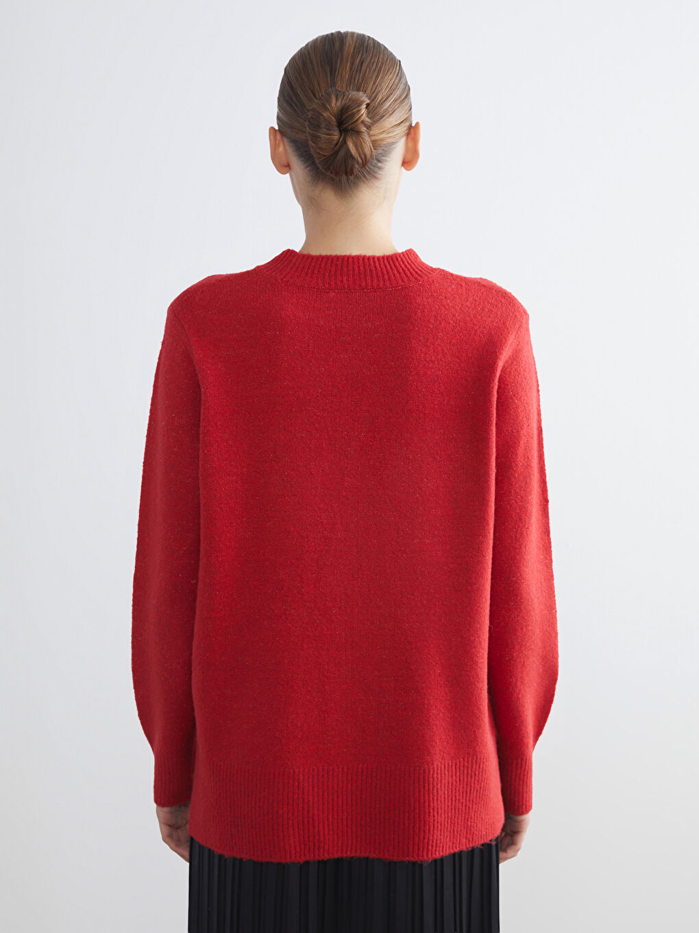 Džemper od trikotaže sa okruglim izrezom ukrašen cirkonima za žene-3