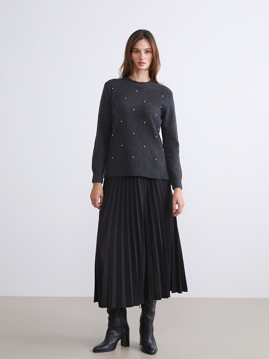 Džemper od trikotaže sa okruglim izrezom ukrašen cirkonima za žene-1